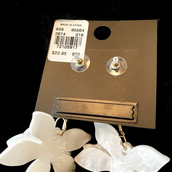 Pretty Shell like earrings - Picture 2 of 2